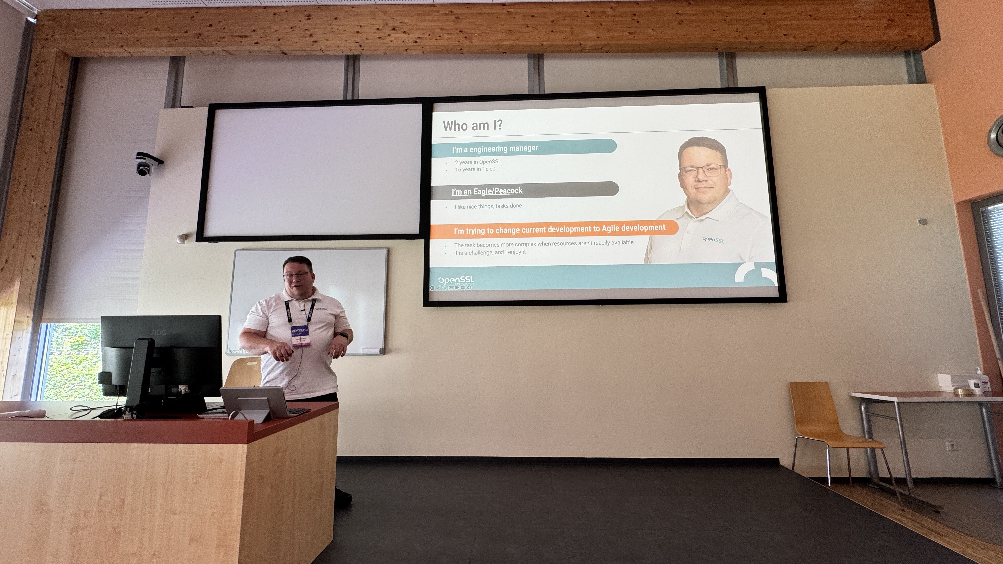 Tomas Vavra Presenting